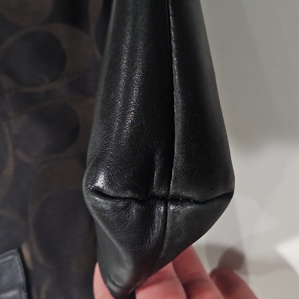 Coach Black Women's Bag EUC - Picture 6 of 10